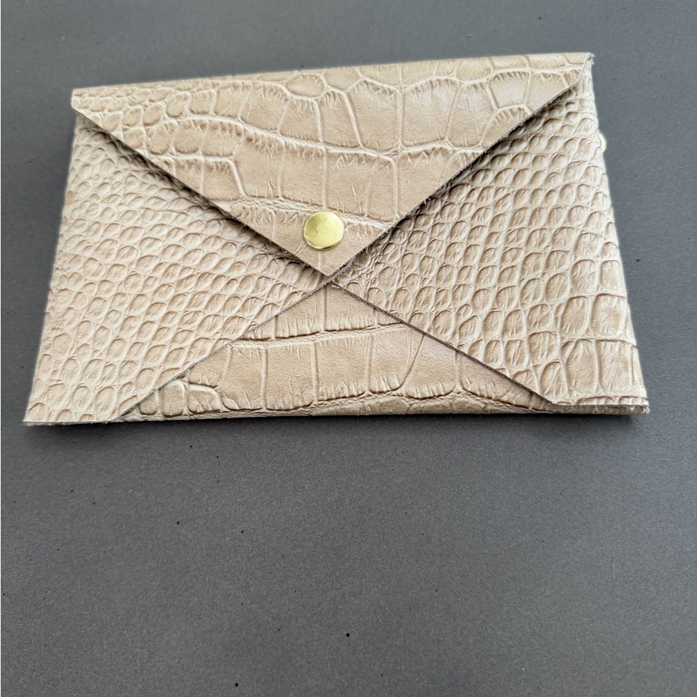 Neutral Croc-Embossed Leather Card & Key Holder